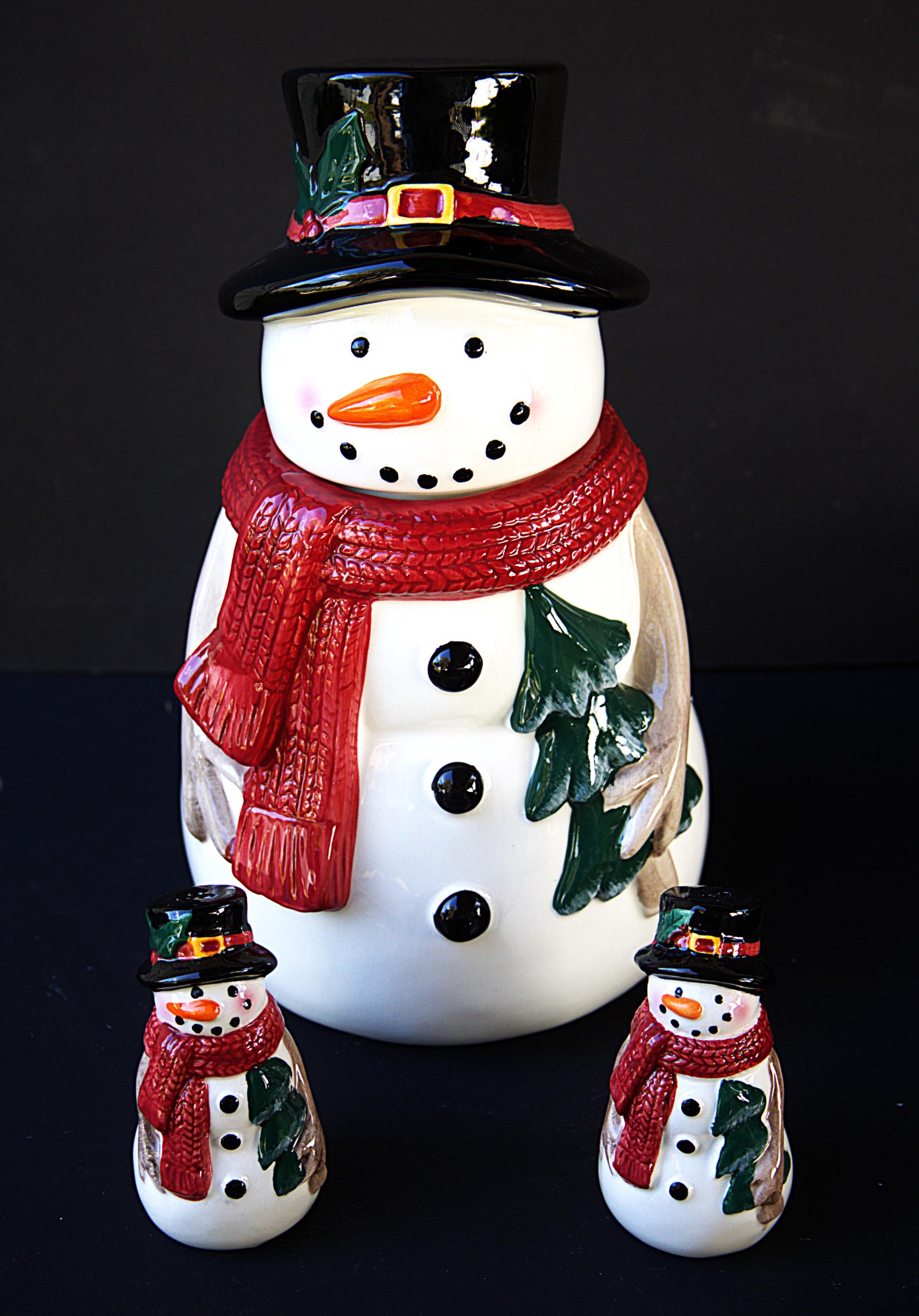Snowman Cookie Jar with FREE Matching Salt & Pepper Shakers | Christmas Kitchen Decor | Holiday Cookie Storage Canister | Winter Gift Set