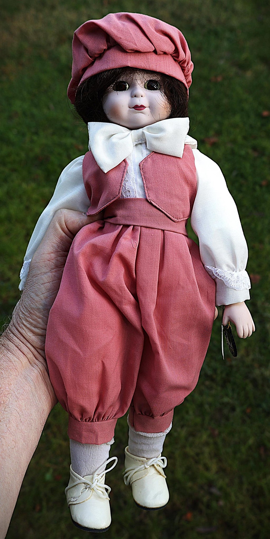 Vintage Brinn's Musical Porcelain Doll Plays "Laura's Theme" | 1980s Collectible Heirloom Music Box Doll