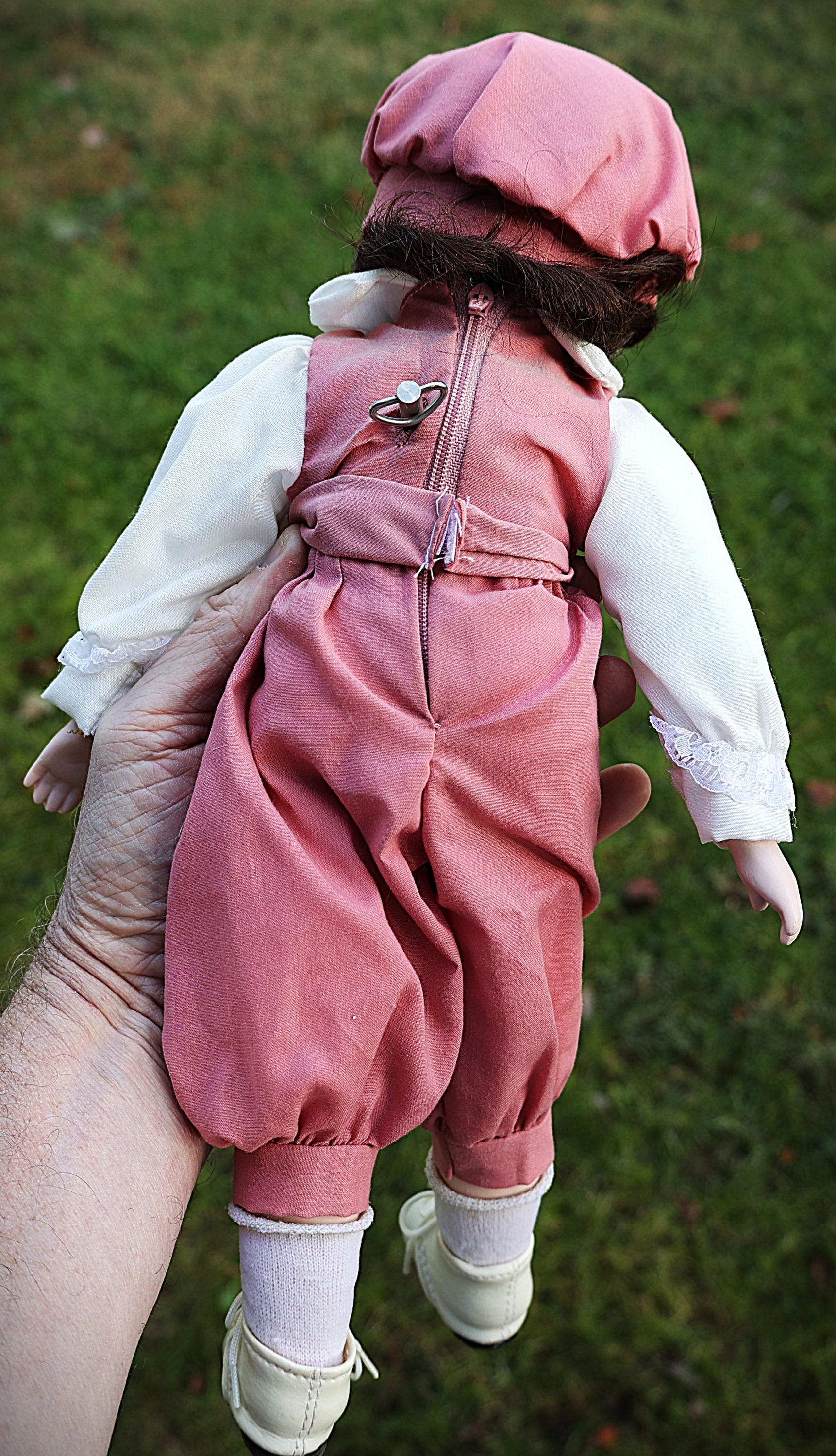 Vintage Brinn's Musical Porcelain Doll Plays "Laura's Theme" | 1980s Collectible Heirloom Music Box Doll