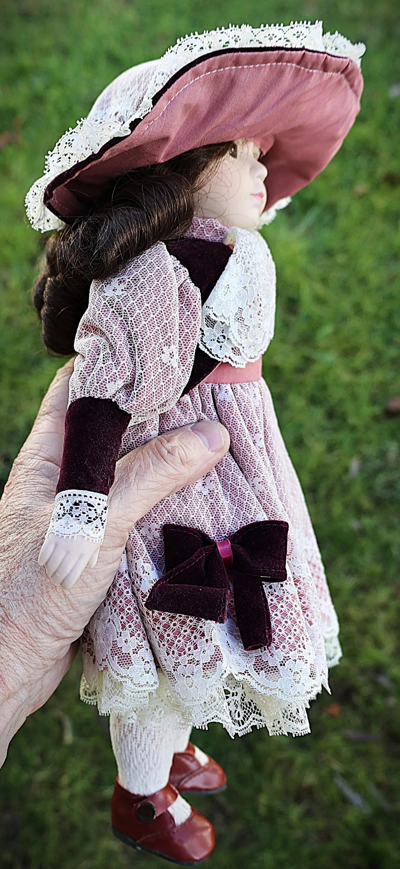 Vintage 1980s Brinn's Musical Porcelain Doll Plays "Some Enchanted Evening" | Collectible Music Box Heirloom Doll
