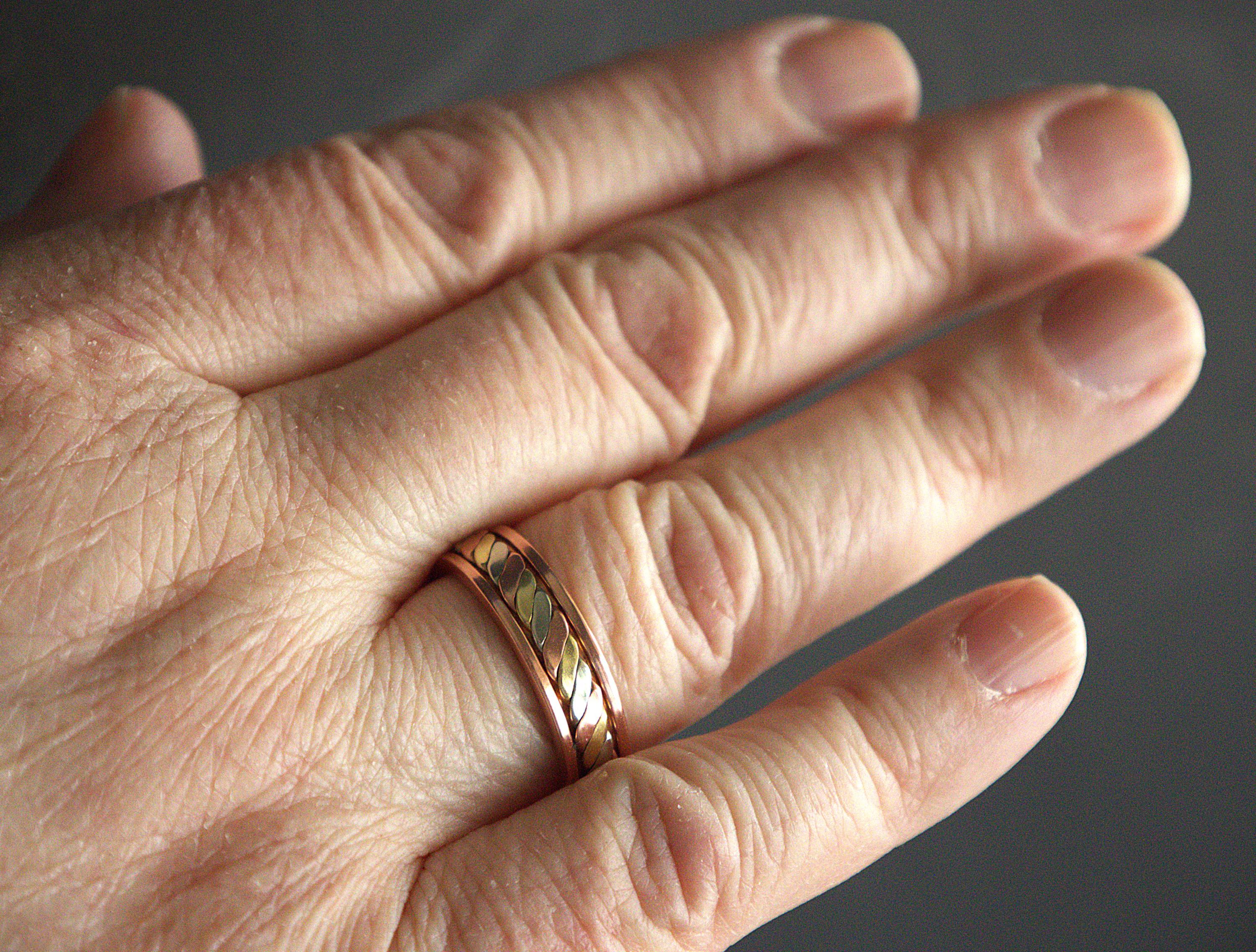 Adjustable Magnetic Copper Brass Twist Ring: Healing Jewelry
