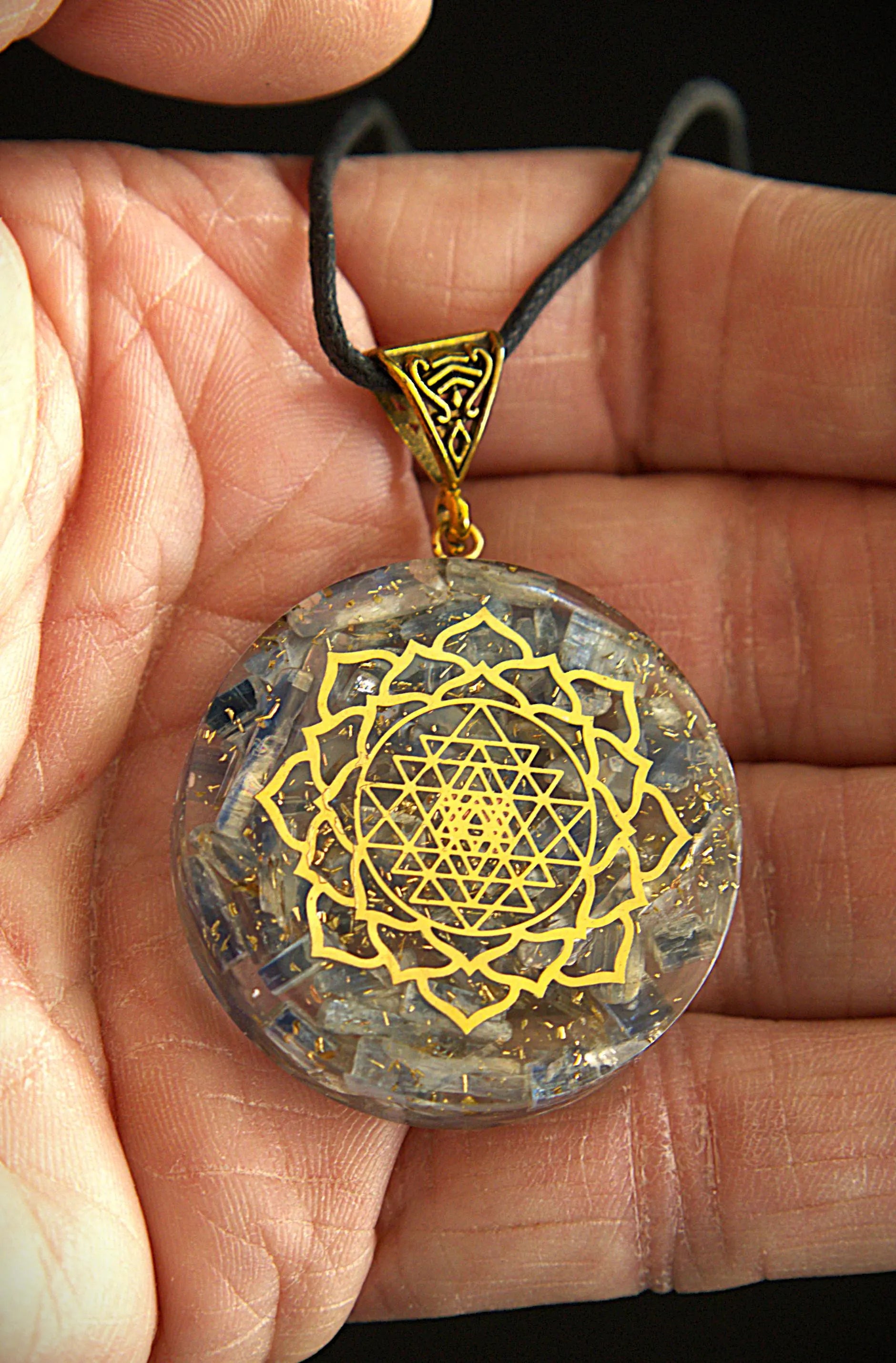 Handcrafted Blue Kyanite Orgonite Necklace | Lotus & Sri Yantra Pendant | Spiritual Crystal Healing Jewelry | Energy Protection Gift
