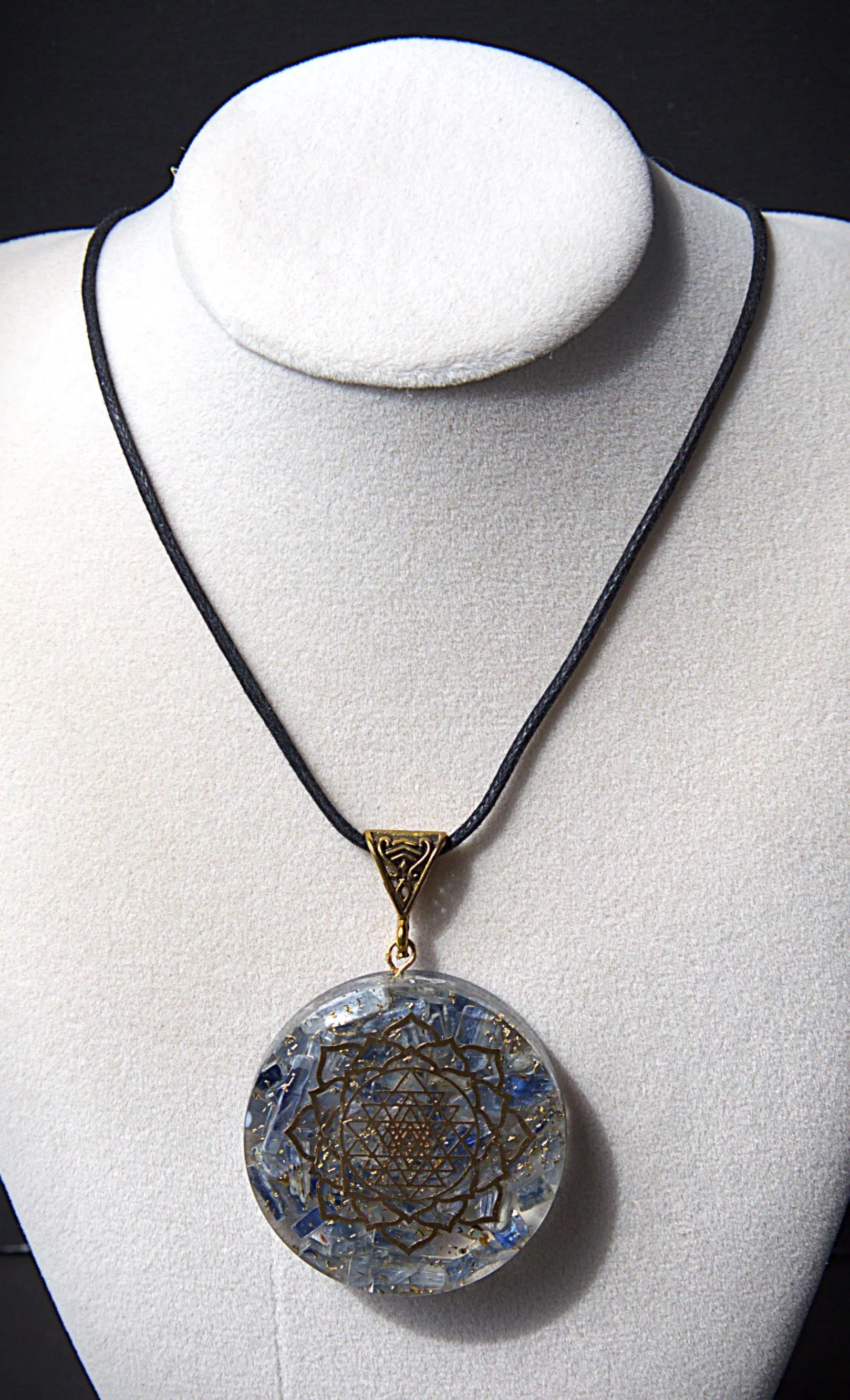 Handcrafted Blue Kyanite Orgonite Necklace | Lotus & Sri Yantra Pendant | Spiritual Crystal Healing Jewelry | Energy Protection Gift