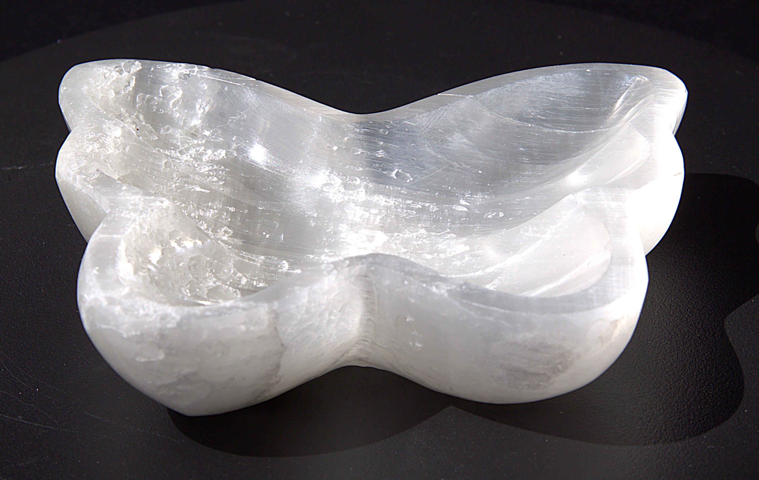 Vintage Carved Butterfly Selenite Crystal Dish – Polished Selenite Charging Bowl
